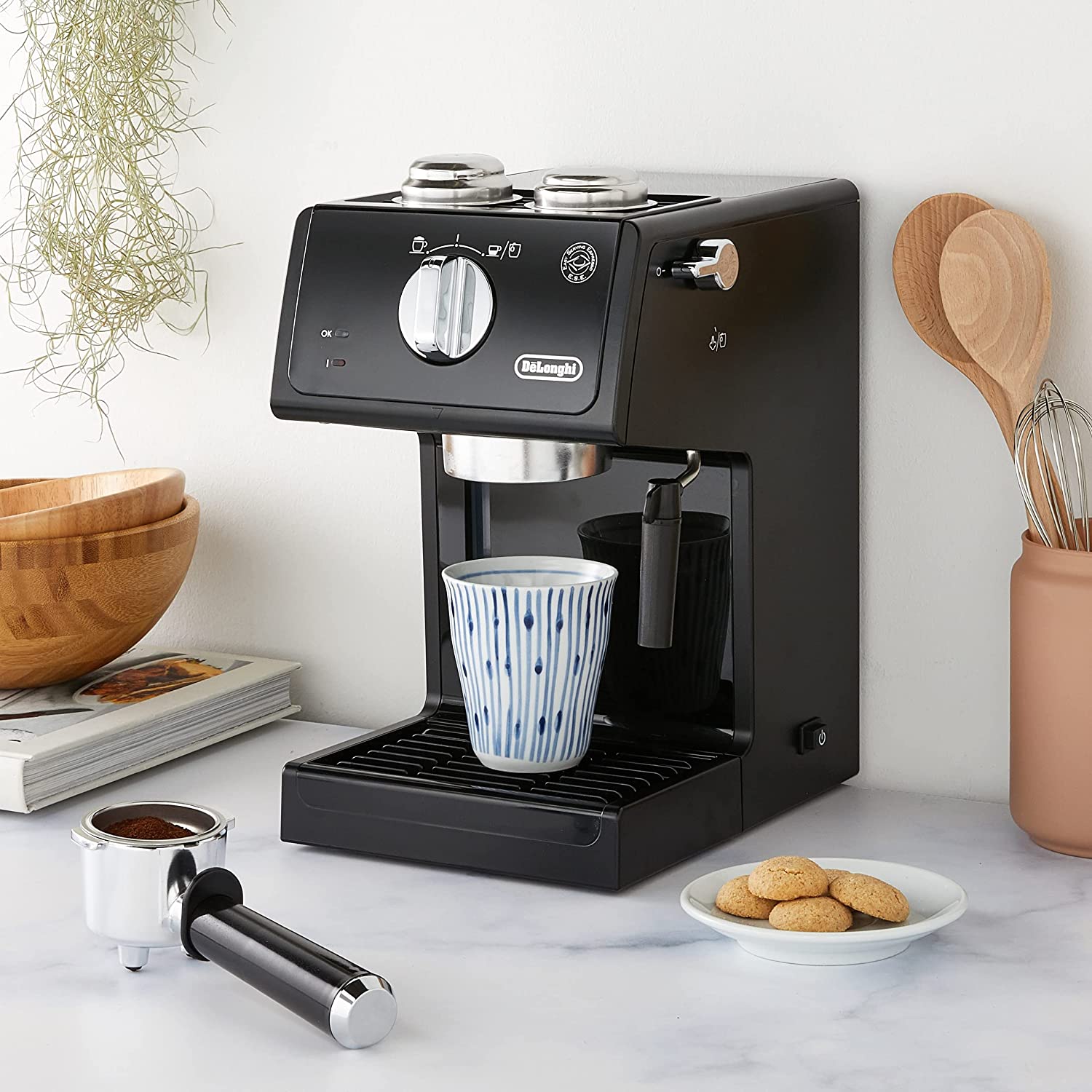 DELONGHI ECP 31.21, 1100-Watt Pump Coffee Machine (Black)