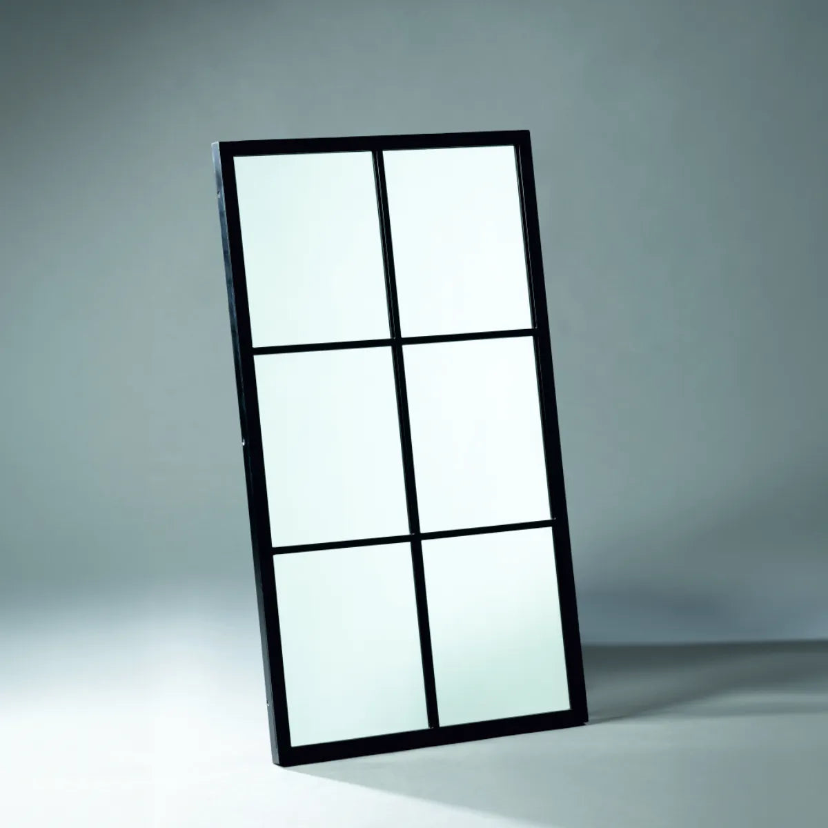 Sternhagen SH75020 APETURE MIRROR: A Luxurious Addition to Your Vanity