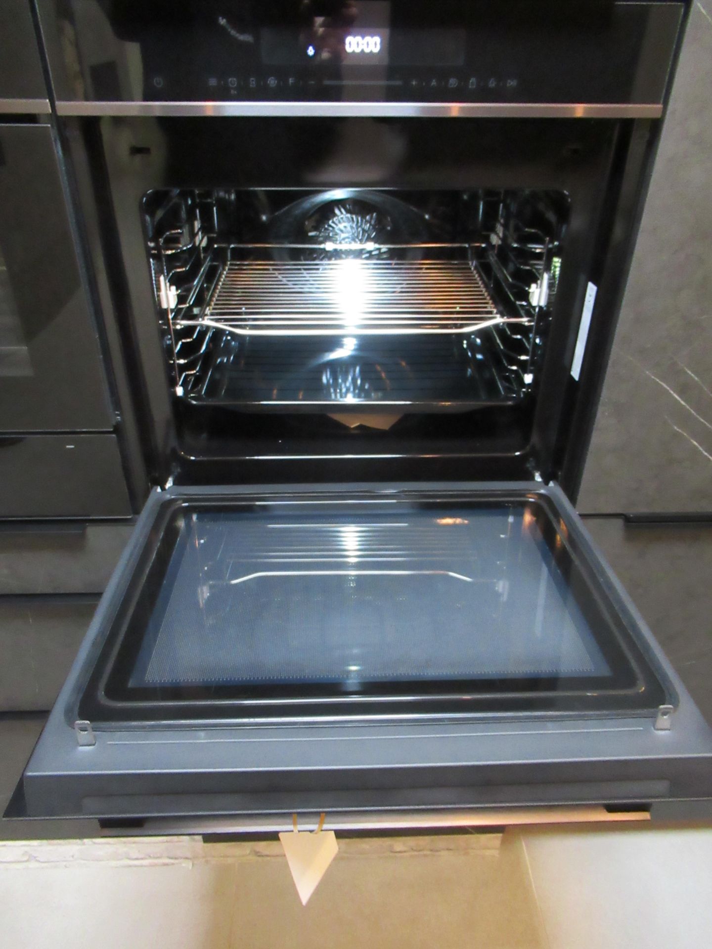 Blaupunkt Built-in Oven with Microwave 5B60M8690GB - Efficient and Versatile Cooking Appliance