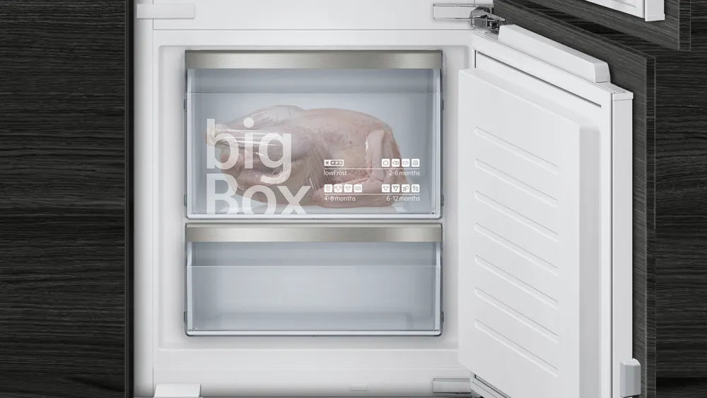 Siemens iQ500 built-in fridge-freezer with freezer at bottom 177.2 x 55.8 cm KI87SAF31I