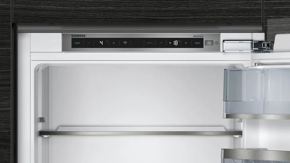 Siemens iQ500 built-in fridge-freezer with freezer at bottom 177.2 x 55.8 cm KI86NAF30I