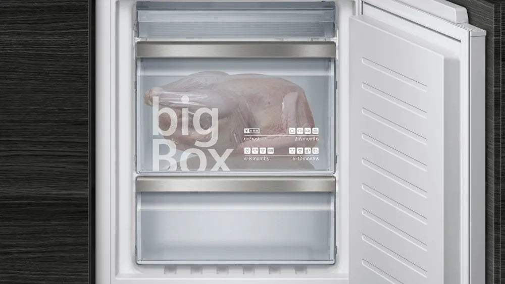 Siemens iQ500 built-in fridge-freezer with freezer at bottom 177.2 x 55.8 cm KI86NAF30I