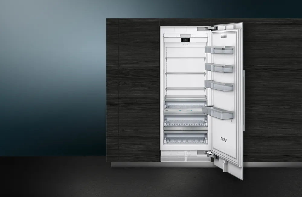 Siemens iQ700 Built-in fridge 212.5 x 75.6 cm CI30RP02