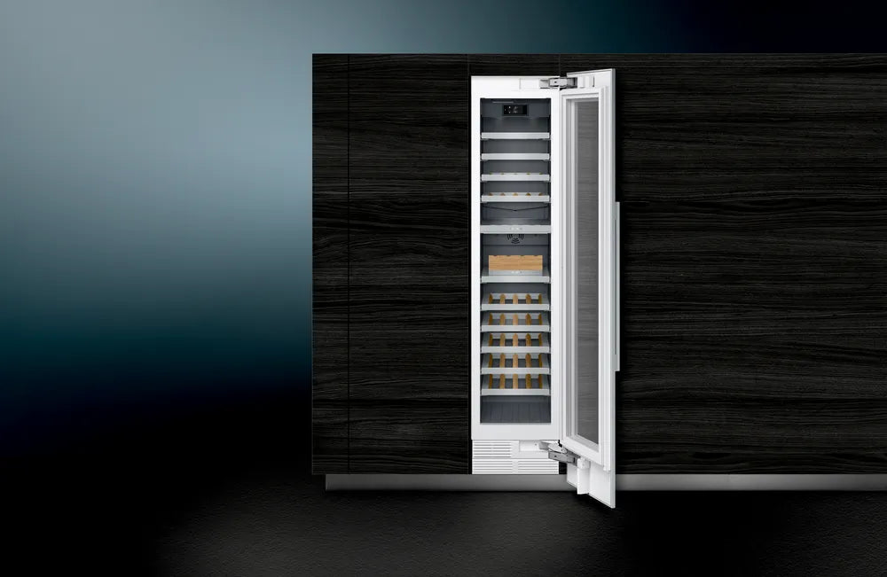 Siemens iQ700 wine cooler CI18WP03