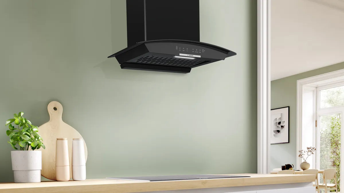 Bosch 60cm Black Chimney Wall-Mounted Cooker Hood - dwA68IJ60I