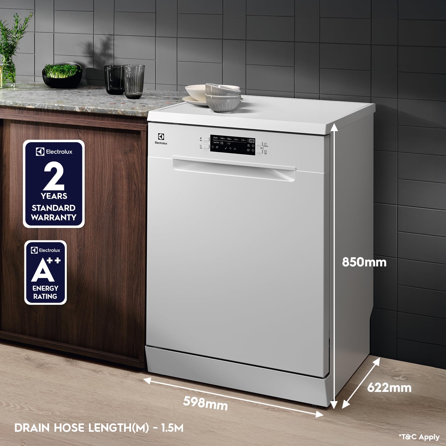 Electrolux ESA47220SW: 13 Place Settings Dishwasher with AirDry & In-Built Heater for Home