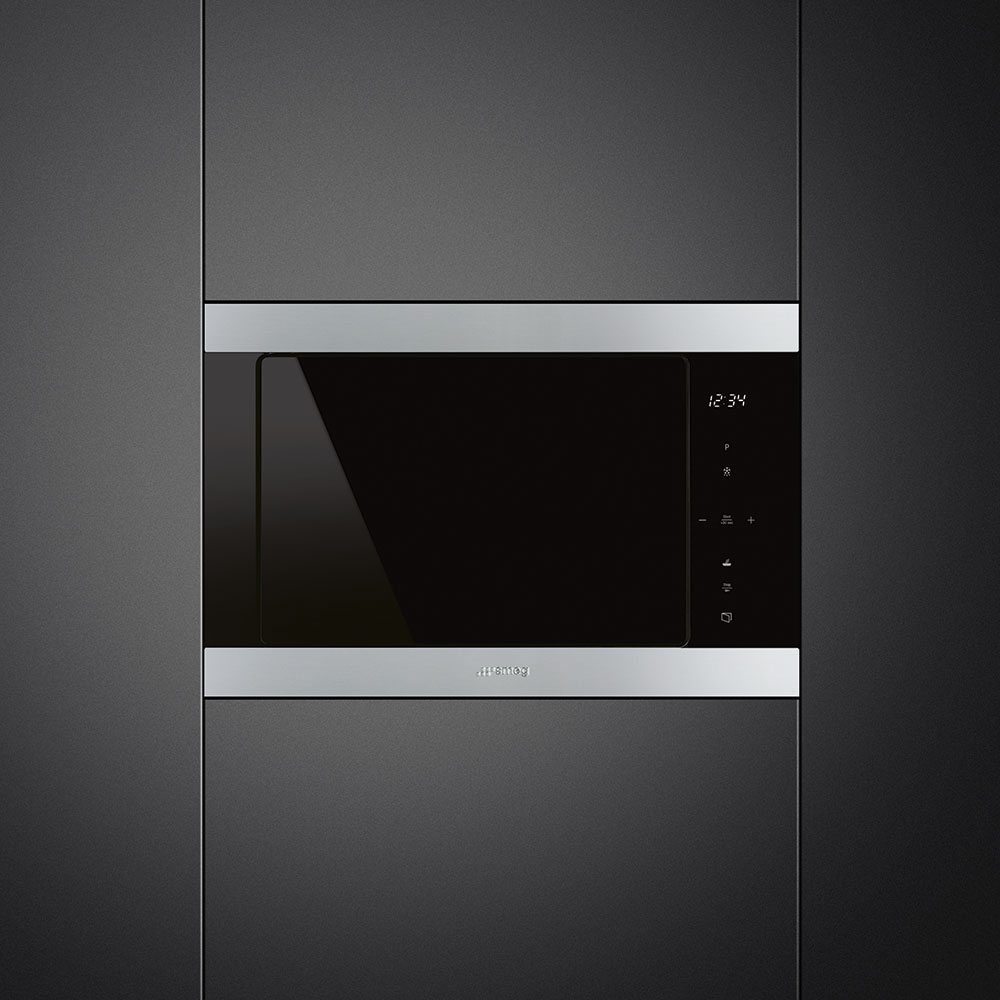 Smeg FM1325X Oven: Sleek Stainless Steel Design with Advanced Cooking Capabilities